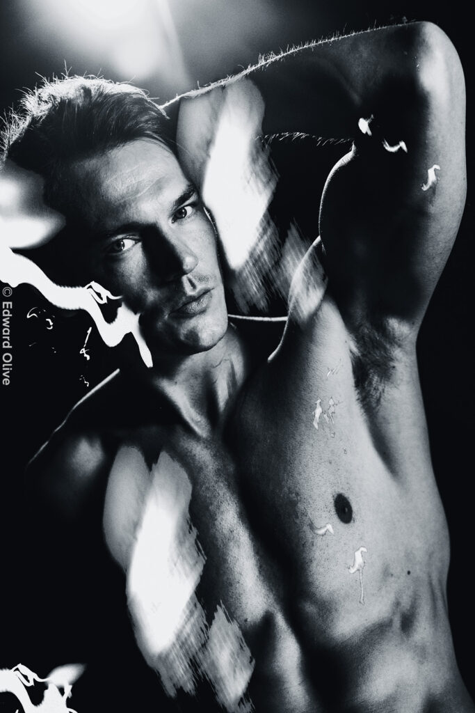 RIV03707v2222 edwardolive 1600